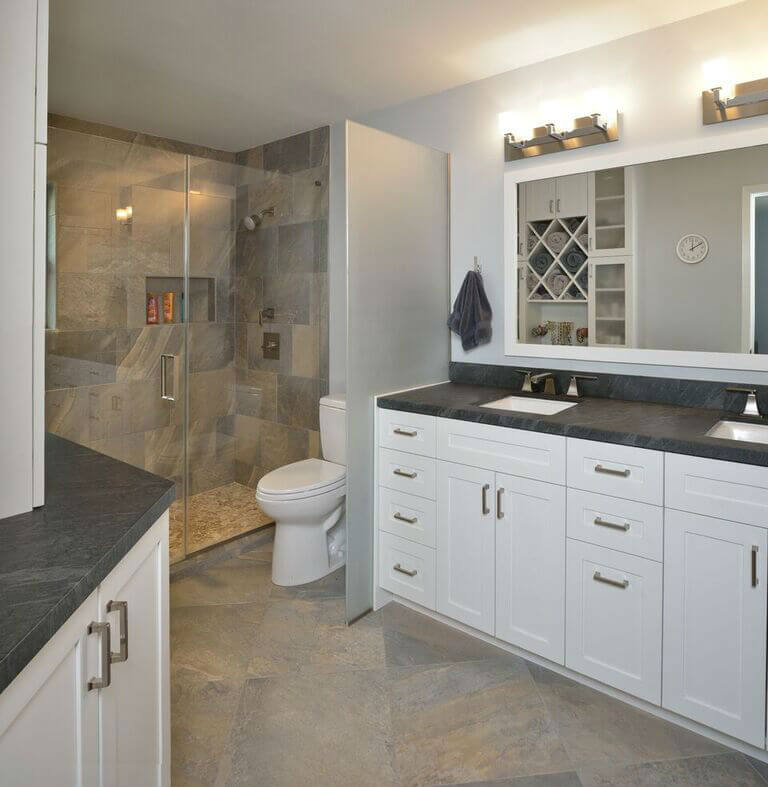 A spacious bathroom